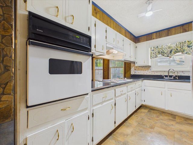 255 Hill And Dell Drive, Warrenville, SC 29851