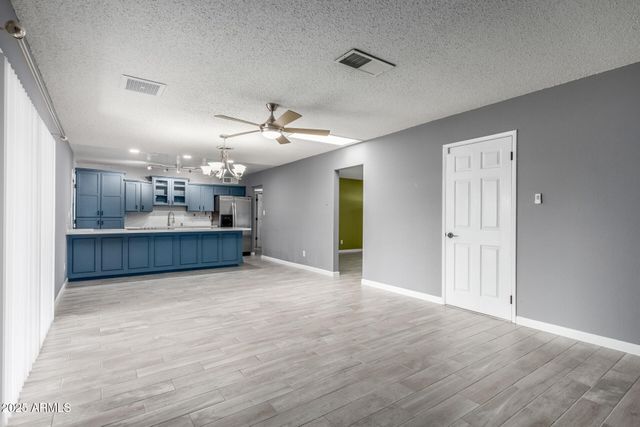 3835 W MYRTLE Avenue, Phoenix, AZ 85051