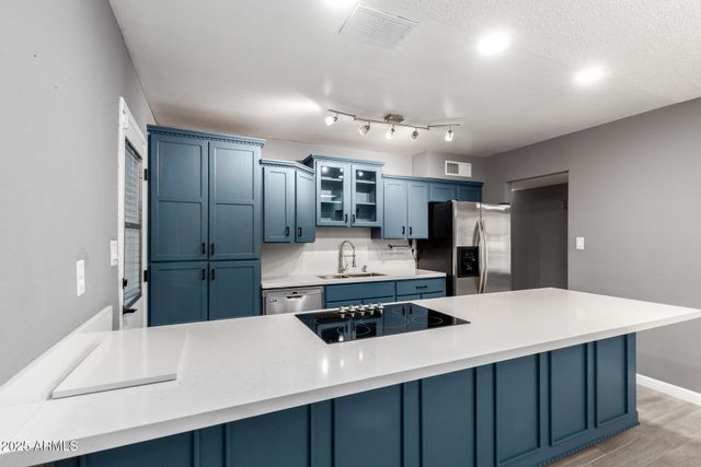 3835 W MYRTLE Avenue, Phoenix, AZ 85051