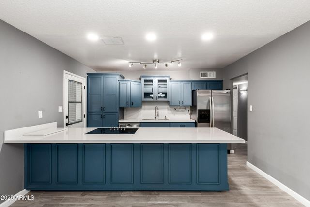 3835 W MYRTLE Avenue, Phoenix, AZ 85051