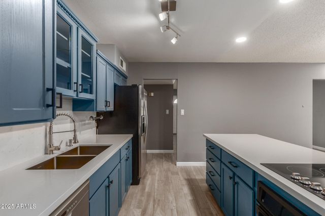 3835 W MYRTLE Avenue, Phoenix, AZ 85051