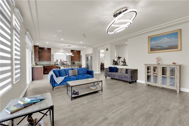 6334 White Heron Court, Las Vegas, NV 89139