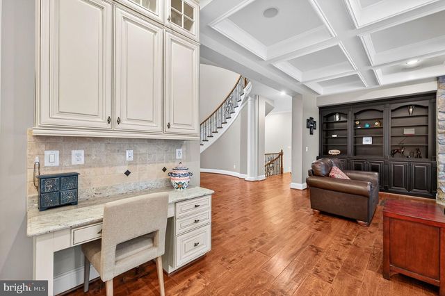 22011 BEAVERDAM DR, Ashburn, VA 20148