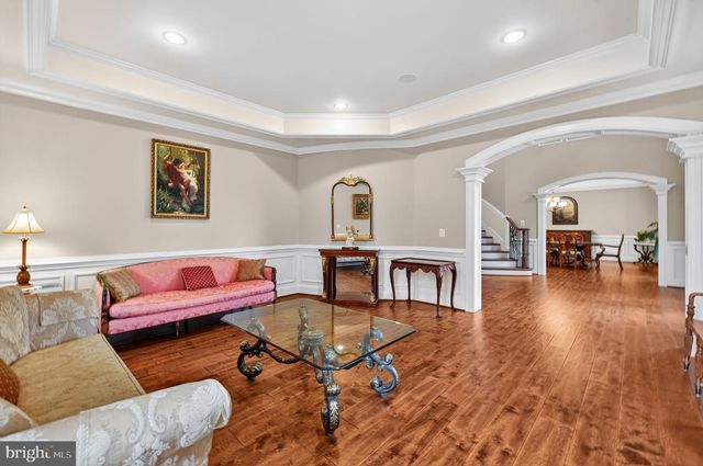 22011 BEAVERDAM DR, Ashburn, VA 20148