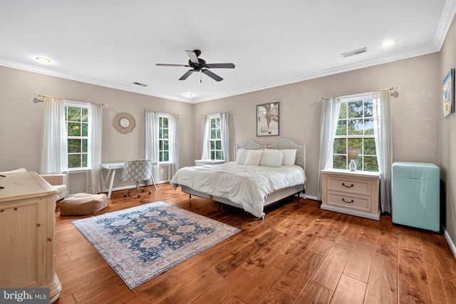 22011 BEAVERDAM DR, Ashburn, VA 20148