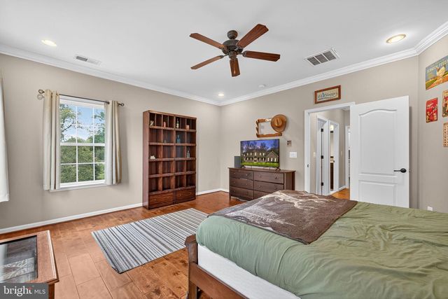 22011 BEAVERDAM DR, Ashburn, VA 20148