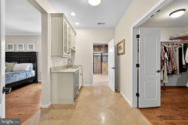 22011 BEAVERDAM DR, Ashburn, VA 20148