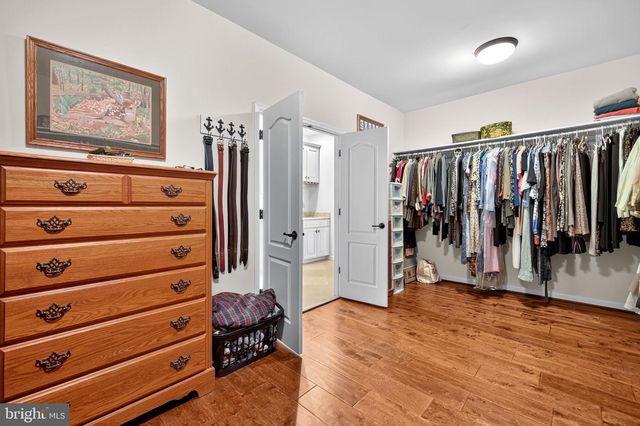 22011 BEAVERDAM DR, Ashburn, VA 20148