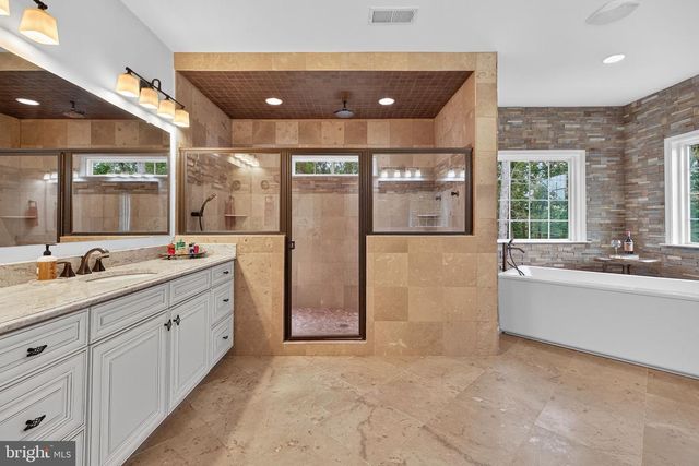 22011 BEAVERDAM DR, Ashburn, VA 20148