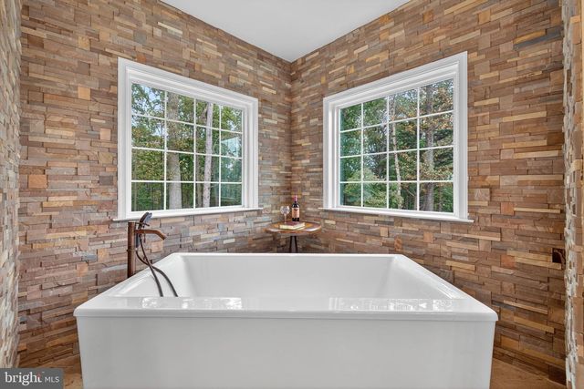 22011 BEAVERDAM DR, Ashburn, VA 20148