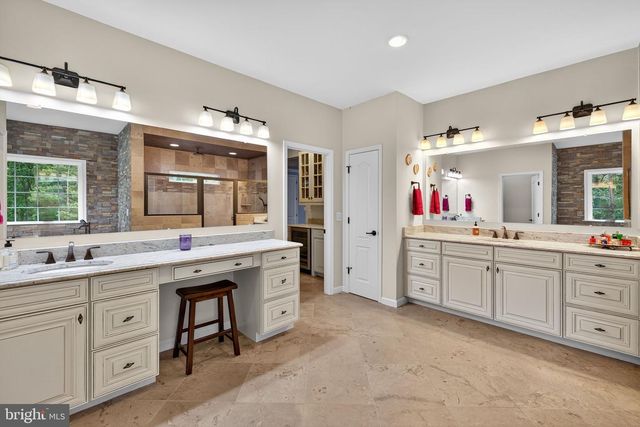 22011 BEAVERDAM DR, Ashburn, VA 20148