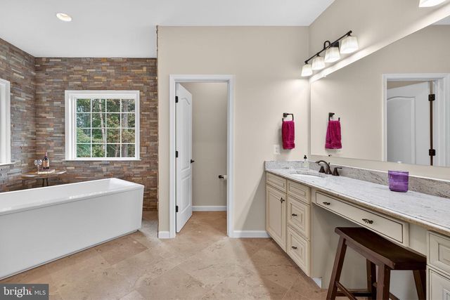 22011 BEAVERDAM DR, Ashburn, VA 20148