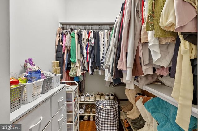 22011 BEAVERDAM DR, Ashburn, VA 20148