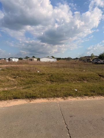 757 Road 57071, Cleveland, TX 77327