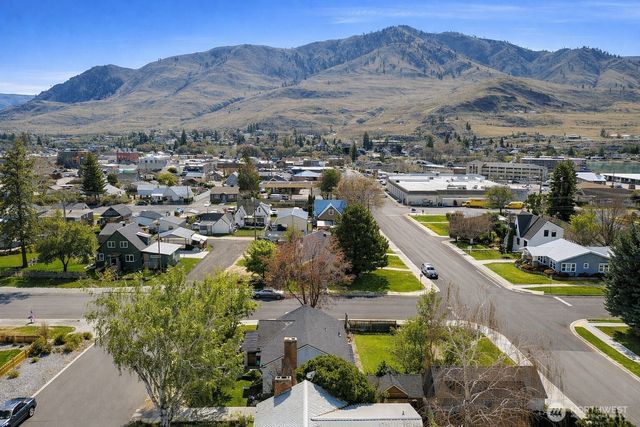 505 N Markeson Street, Chelan, WA 98816