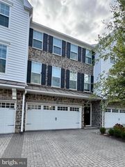 107 CORVUS CIR, Media, PA 19063