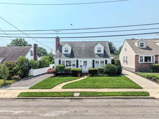 267 Hill Street, Mineola, NY 11501