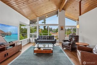 5249 40th Avenue NE #404, Seattle, WA 98105