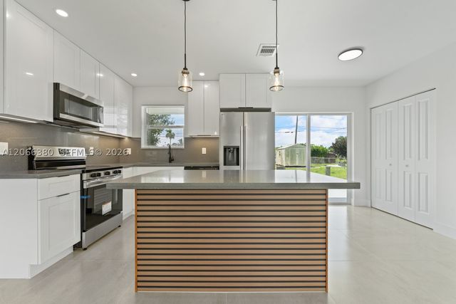 1500 NW 11th St, Homestead, FL 33030