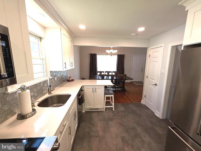 156 CROCKETT RD, Warminster, PA 18974