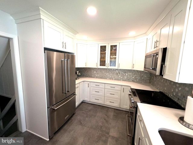 156 CROCKETT RD, Warminster, PA 18974