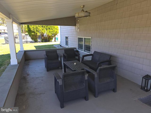 156 CROCKETT RD, Warminster, PA 18974