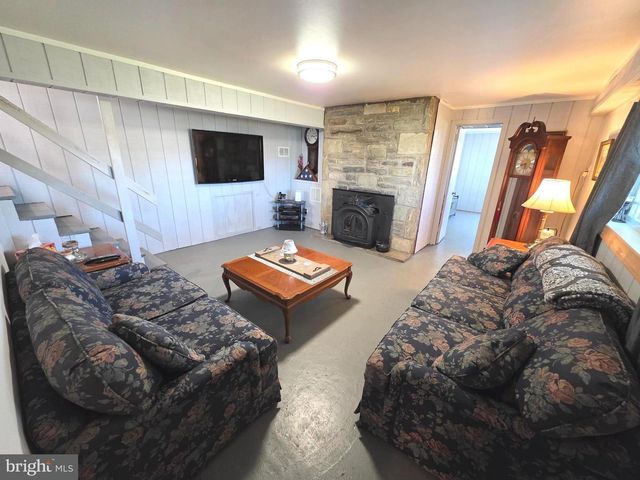 156 CROCKETT RD, Warminster, PA 18974