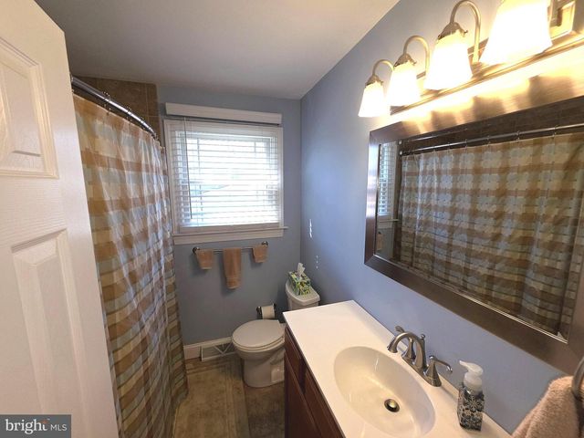 156 CROCKETT RD, Warminster, PA 18974