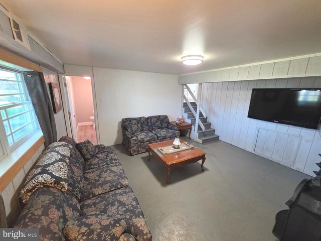 156 CROCKETT RD, Warminster, PA 18974