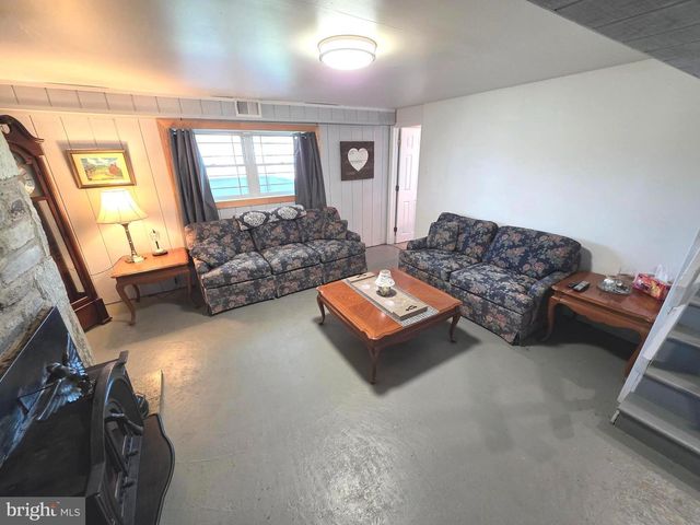 156 CROCKETT RD, Warminster, PA 18974