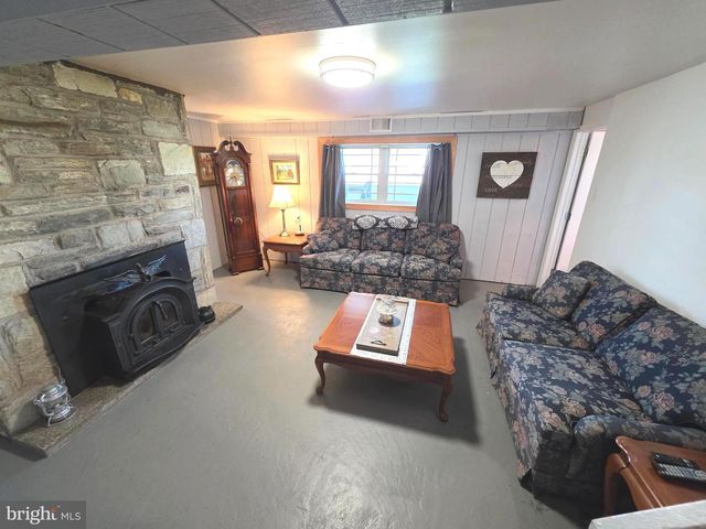 156 CROCKETT RD, Warminster, PA 18974