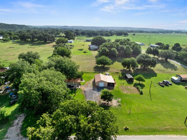 800 River View Road, Millsap, TX 76066