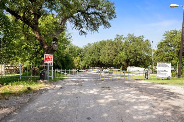 800 River View Road, Millsap, TX 76066