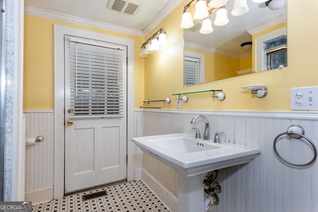 727 Yorkshire Road NE, Atlanta, GA 30306