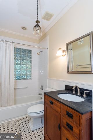 727 Yorkshire Road NE, Atlanta, GA 30306