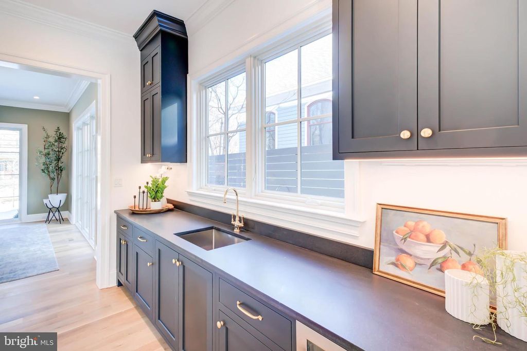 Image 13 of property listing at 4422 WALSH ST, Chevy Chase, MD 20815