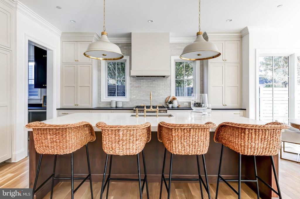 Image 14 of property listing at 4422 WALSH ST, Chevy Chase, MD 20815