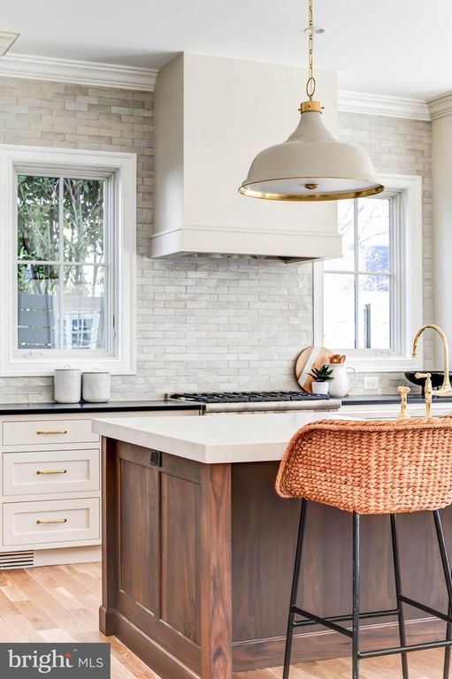 Image 16 of property listing at 4422 WALSH ST, Chevy Chase, MD 20815