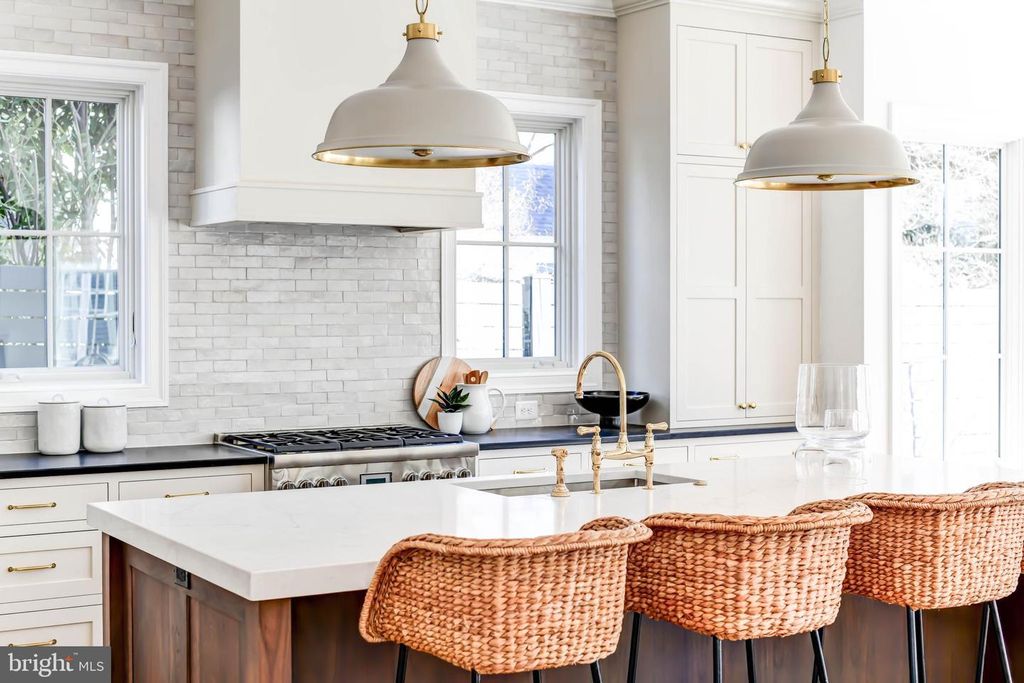 Image 17 of property listing at 4422 WALSH ST, Chevy Chase, MD 20815