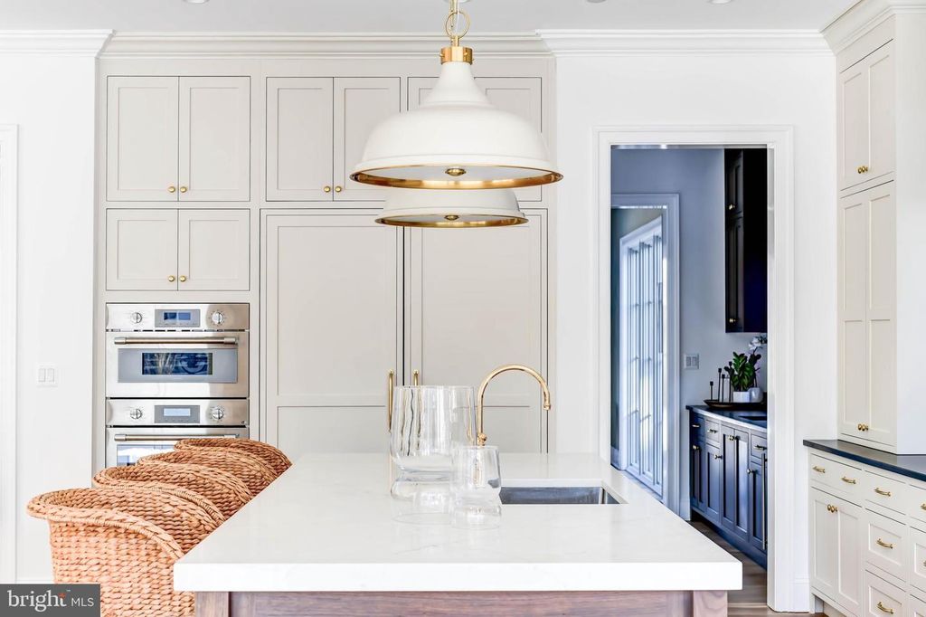 Image 21 of property listing at 4422 WALSH ST, Chevy Chase, MD 20815