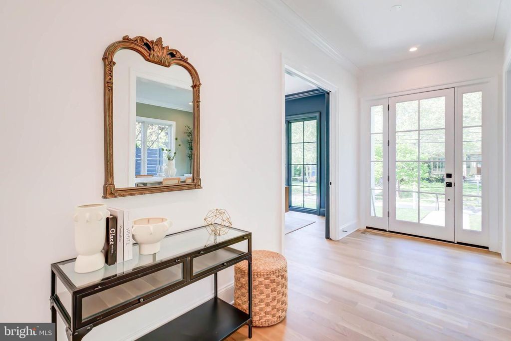 Image 22 of property listing at 4422 WALSH ST, Chevy Chase, MD 20815