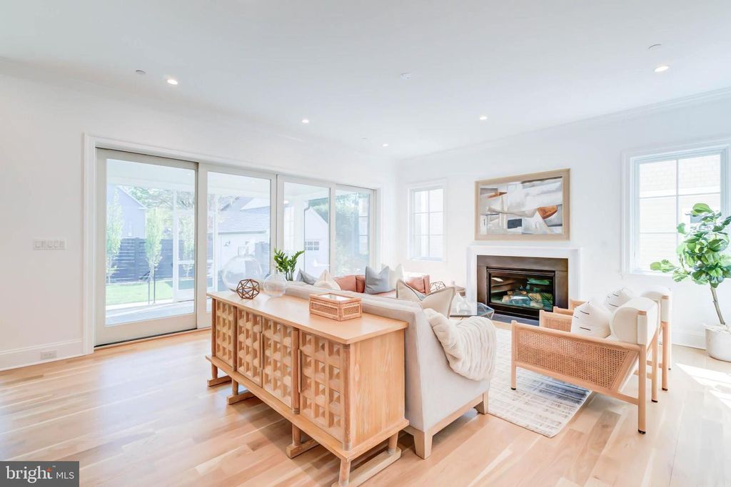 Image 25 of property listing at 4422 WALSH ST, Chevy Chase, MD 20815