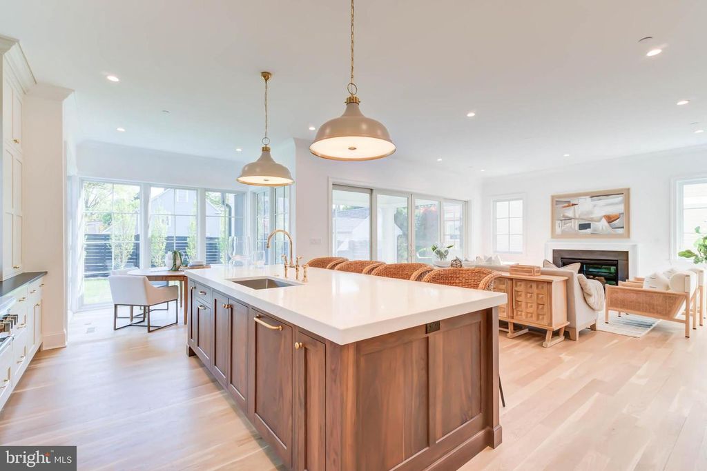 Image 27 of property listing at 4422 WALSH ST, Chevy Chase, MD 20815