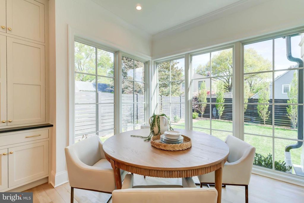 Image 28 of property listing at 4422 WALSH ST, Chevy Chase, MD 20815