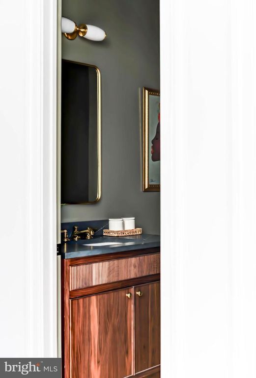 Image 33 of property listing at 4422 WALSH ST, Chevy Chase, MD 20815