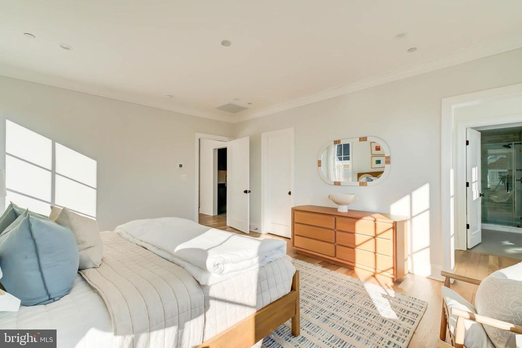 Image 40 of property listing at 4422 WALSH ST, Chevy Chase, MD 20815