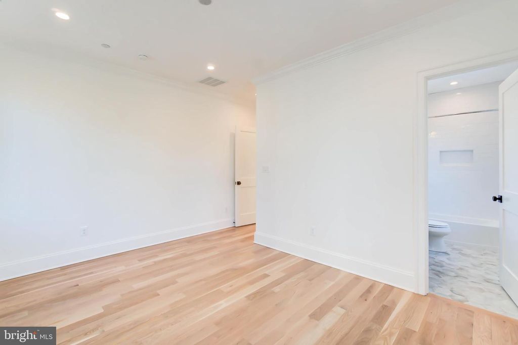 Image 56 of property listing at 4422 WALSH ST, Chevy Chase, MD 20815