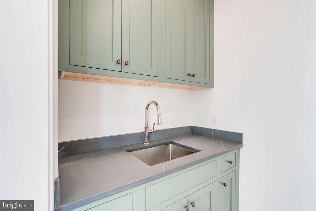 Image 58 of property listing at 4422 WALSH ST, Chevy Chase, MD 20815