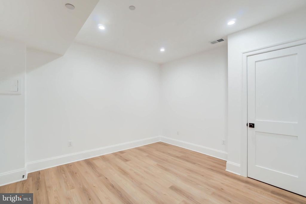 Image 70 of property listing at 4422 WALSH ST, Chevy Chase, MD 20815