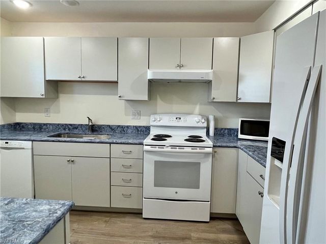 1356 Myerlee Country Club BLVD # 2, Fort Myers, FL 33919